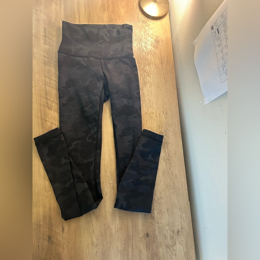 Lululemon Align High-Rise Pant 28” 
Black camo (deep coal)
Size: 2